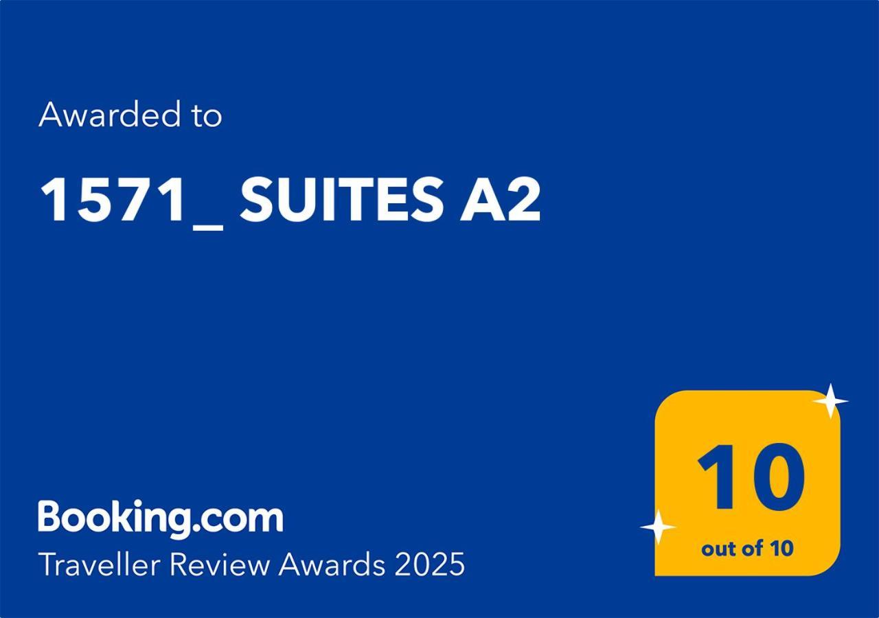 1571_ Suites A2 Nafpaktos Buitenkant foto